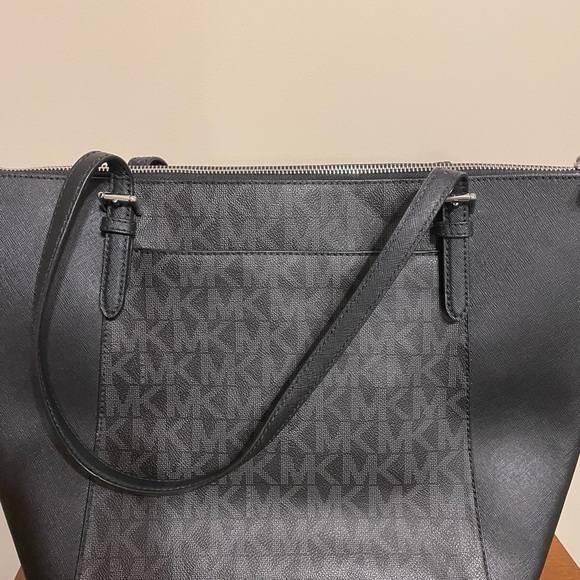 Michaell Kors Tote Handbag - Picture 3 of 4